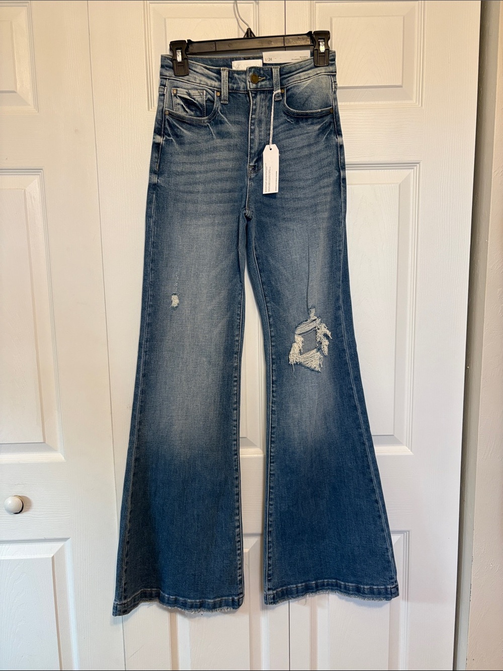 NWT Petra 153 Distressed '70s High Rise Wide Flare Jeans - Size 1/24.